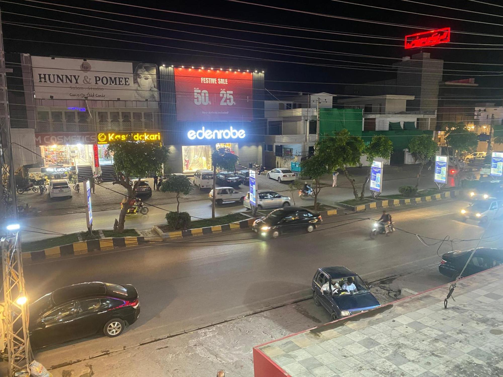 Baoo Jee Hotel Islamabad Равалпинди Экстерьер фото